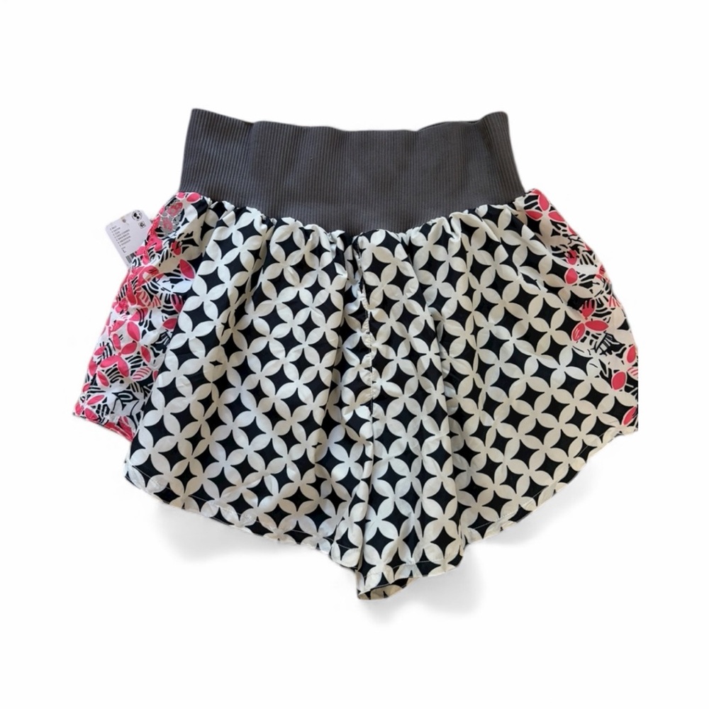 Free People movement Carpe Diem printed, floral shorts, NWT - Picture 3 of 6